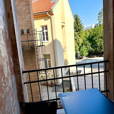 Apartamento Newly Reconstructed City Center Flat - 3 Bedrooms