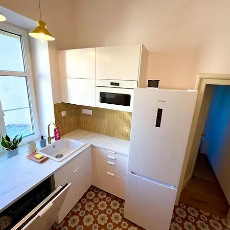 Newly Reconstructed City Center Flat - 3 Bedrooms Apartamento *